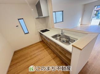 【キッチン】 | いろどりアイタウン栃木市藤岡町藤岡24-P4　3号棟 | ご家族の顔を見ながらお料理できるシステムカウンターキッチン♪