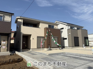 【駐車場】 | いろどりアイタウン栃木市藤岡町藤岡24-P4　3号棟 | 広々とした駐車場は最大で3台駐車可能（車種による）