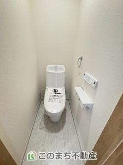 【トイレ】 | いろどりアイタウン栃木市藤岡町藤岡24-P4　3号棟 | 1.2階共にシャワートイレを配置。清潔感があります。