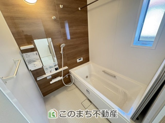 【浴室】 | いろどりアイタウン栃木市藤岡町藤岡24-P4　3号棟 | 足を延ばしてゆったり入れる一坪風呂♪1日の疲れを癒してください♪