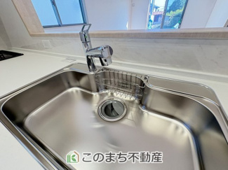 【キッチン】 | いろどりアイタウン栃木市藤岡町藤岡24-P4　3号棟 | 浄水カートリッジ式キッチン水栓でいつでもおいしいお水が飲めます。