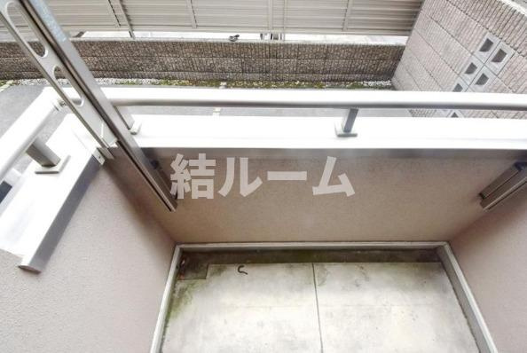 練馬区高松５丁目のアパートのバルコニー