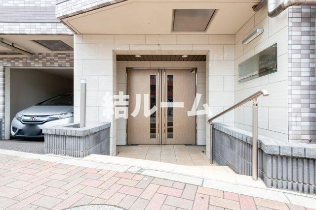 板橋区赤塚新町２丁目の賃貸マンションのエントランス