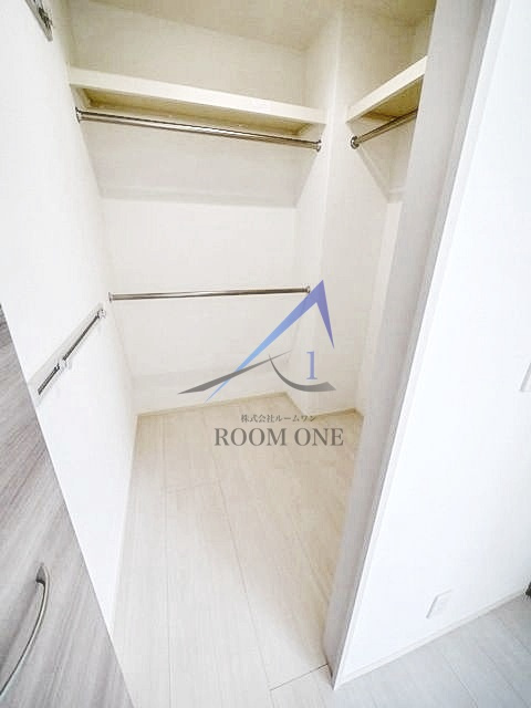 グレンブロッホの収納|ウォークインクローゼットです。