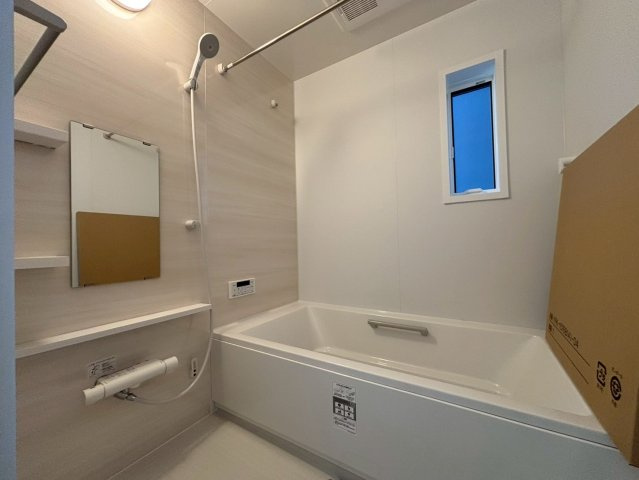 日立市西成沢町2丁目　23-P1　の浴室|ゆったりとした１坪タイプのバスルーム♪
浴室暖房換気乾燥機付きで1年中快適なバスタイムをお楽しみください！