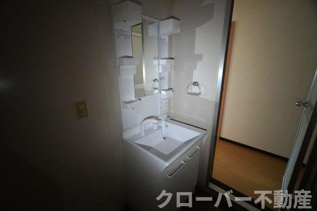 ベネッセ三条の独立洗面台