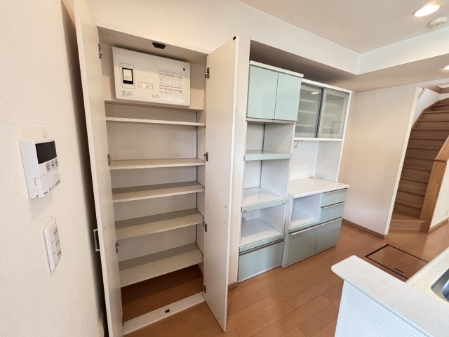キッチンのカップボード、収納★