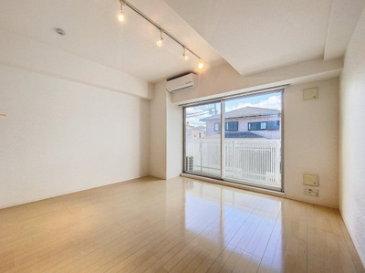 【居間・リビング】 | ランドポート | ※同建物ほかのお部屋の写真です。