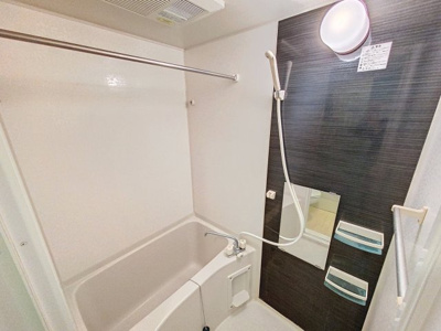 【浴室】 | ランドポート | ※同建物ほかのお部屋の写真です。