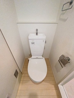 【トイレ】 | ランドポート | ※同建物ほかのお部屋の写真です。