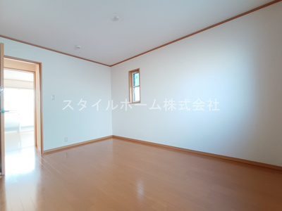 【居間・リビング】 | サンシャイン巴江 | 別部屋写真です。