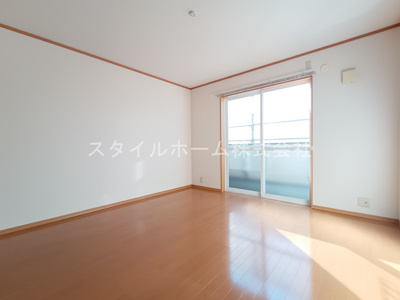 【居間・リビング】 | サンシャイン巴江 | 別部屋写真です。