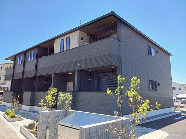 エレガントカーサC棟の外観