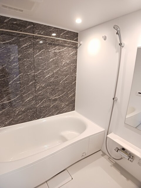 エレガントカーサC棟の浴室