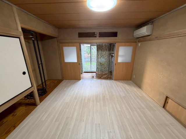 【洋室】 | 1階 洋室約8.0帖