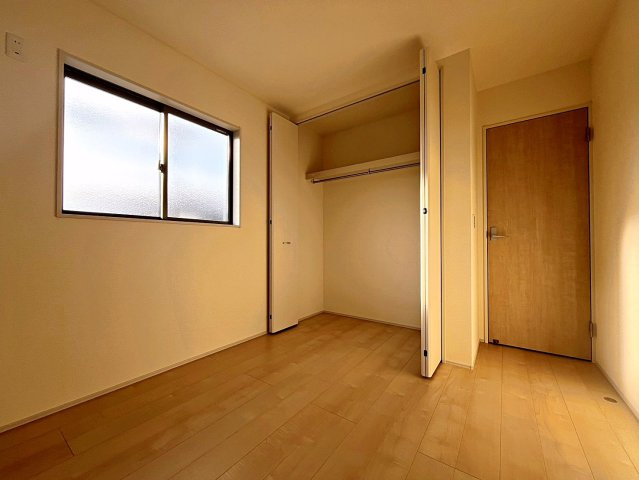 新築戸建・新築建売　福島市方木田第16 2期【長期優良住宅】吉井田小・福島一中の洋室|西側の5.2帖の洋室　