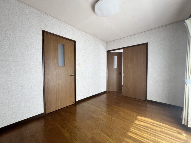 横手新町戸建ての洋室