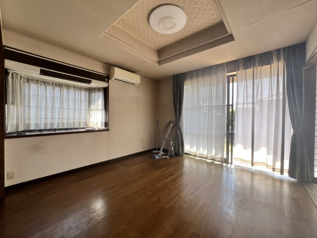 横手新町戸建ての居間・リビング
