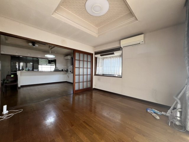 横手新町戸建ての居間・リビング