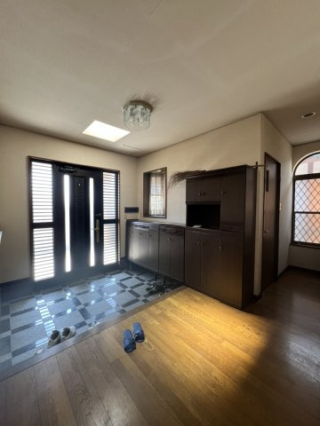 横手新町戸建ての玄関