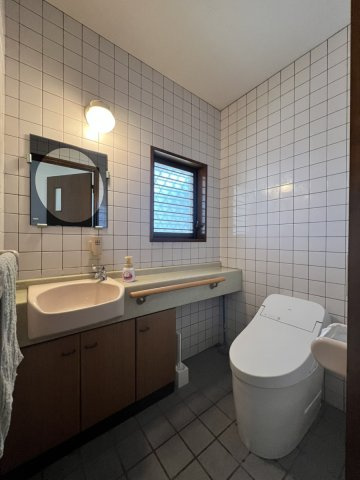 横手新町戸建てのトイレ