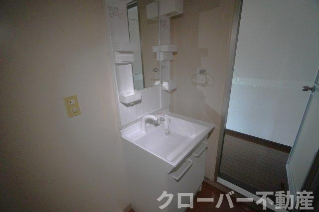 ベネッセ三条の独立洗面台