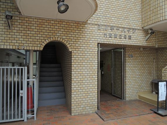 シルキーハイツ九段南2号館のエントランス|シルキーハイツ九段南2号館