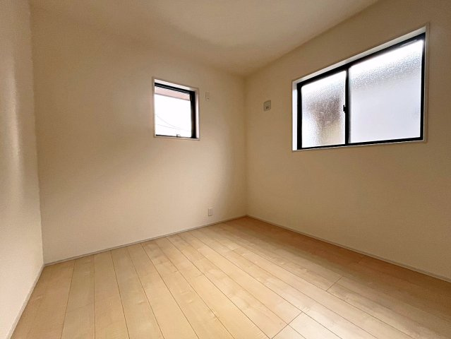 新築戸建・新築建売　福島市方木田第16 2期【長期優良住宅】吉井田小・福島一中の洋室|2面採光でたっぷりと日差しが入り明るいお部屋です！