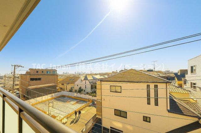 マイキャッスル東長崎の展望|窓越しに広がる風景が、暮らしのリズムに優しく寄り添います。空の移ろい、そよぐ風、遠くの街灯りが日常に静かな豊かさと安らぎをもたらしてくれます。