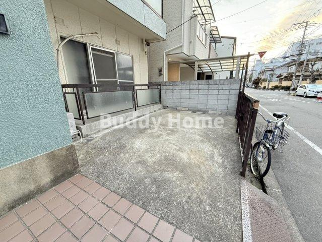 旭マンションの駐車場
