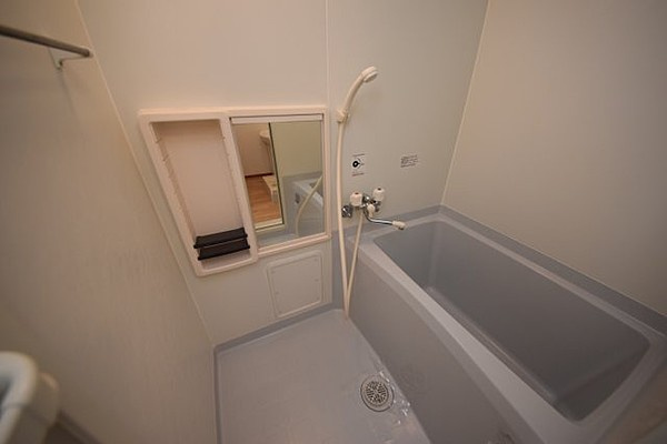 モカメゾン六甲の浴室