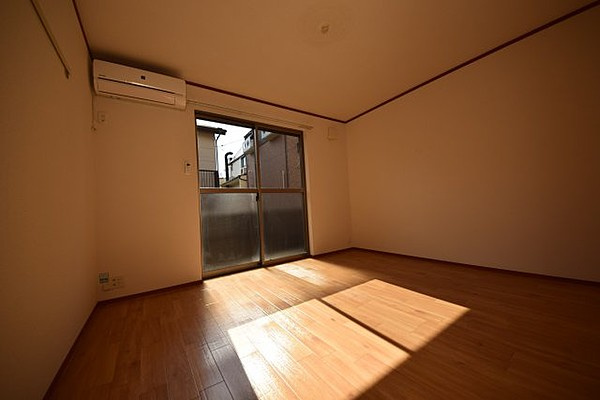 モカメゾン六甲の居間・リビング