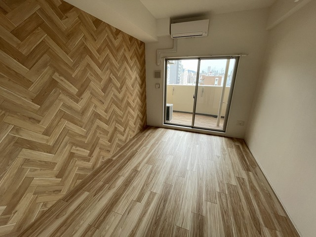 セレニテ三宮プリエの居間・リビング