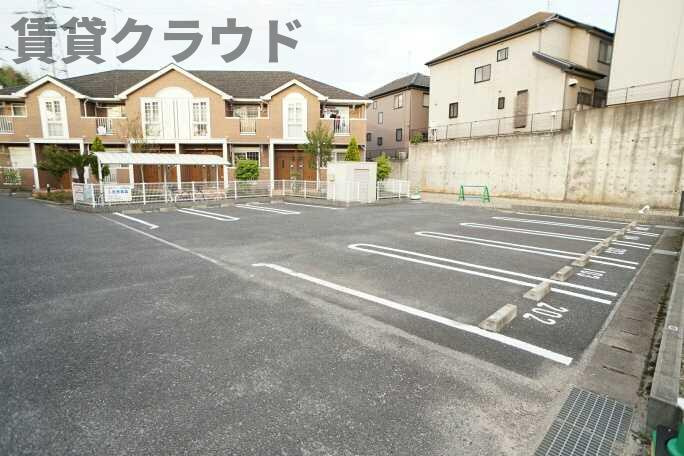 クレストヒルズⅡの駐車場|カースペースがあります