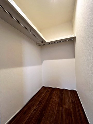 新築戸建・新築建売　福島市方木田第16 2期【長期優良住宅】吉井田小・福島一中の収納|WICはハンガーパイプがついているので衣類がきれいに整理整頓できます！