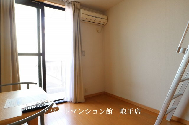 レオパレスアルカディア我孫子の居間・リビング