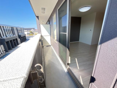 【バルコニー】 | イーストブルー | ベランダ