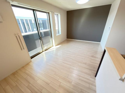 【居間・リビング】 | イーストブルー | リビング