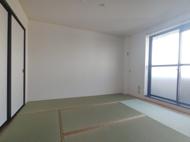 メゾンマニフィックＡ・Ｂ棟の和室