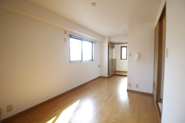 ルミエール弦巻の居間・リビング|9.1帖のリビング♪