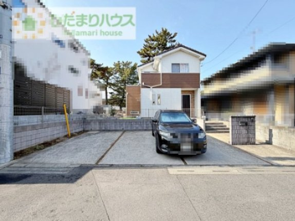 【駐車場】 | 守谷市松並青葉3丁目　中古戸建 | 駐車場並列3台可！前面道路の交通量も少ないため安心して止められます♪