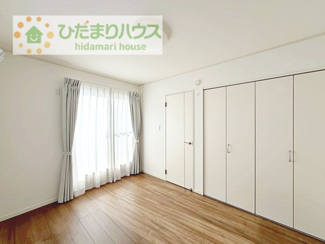 【洋室】 | 守谷市松並青葉3丁目　中古戸建 | 木の温もりがやさしいフローリング♪