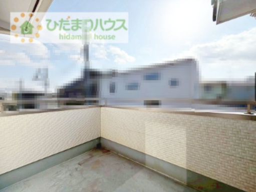 【バルコニー】 | 守谷市松並青葉3丁目　中古戸建 | バルコニー2か所付いてます！日当たり良好です！