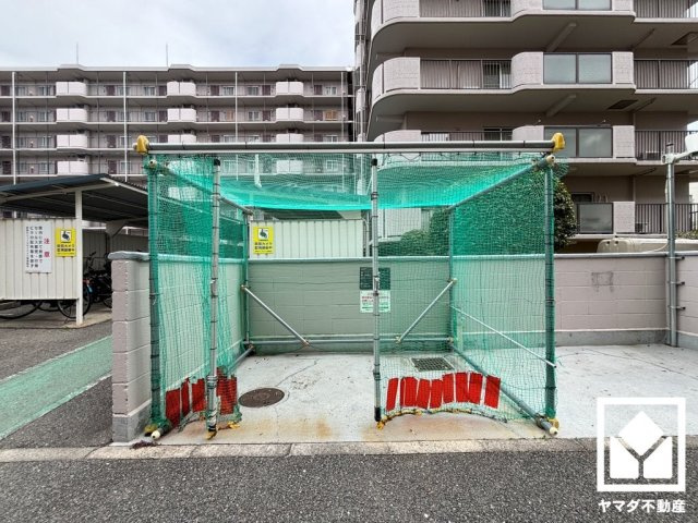 武庫川ニュースカイハイツのその他共用部分|清潔なゴミ出し場で気持ち良くお使い頂けます。お問合せお待ちしております。