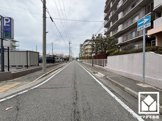 武庫川ニュースカイハイツの周辺|阪神武庫川線「東鳴尾」駅まで徒歩約4分、阪神本線「武庫川」駅まで徒歩約16分の立地。2沿線利用可能で、毎日の通勤・通学だけでなく、休日のお出かけまで利便性に優れています。