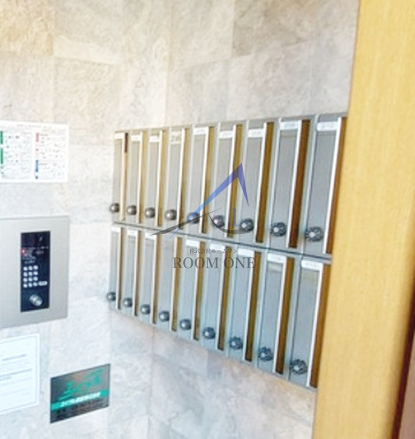 ソルクレスト北烏山のその他共用部分|集合ポストです。