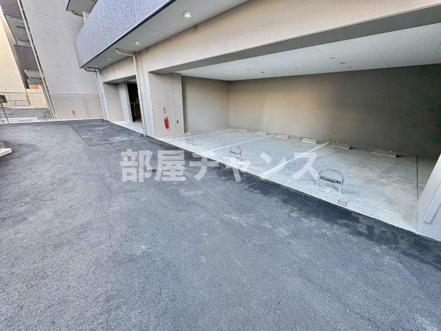 エスリード ザ・レガリア新栄PREMIERの駐車場