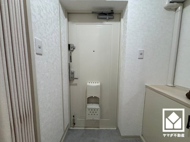 武庫川ハイツの玄関