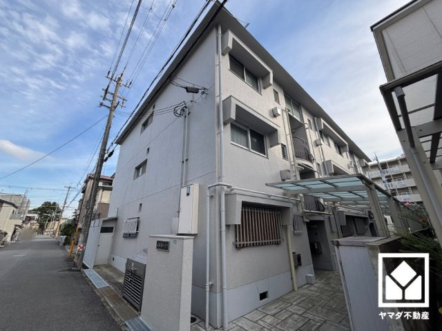 武庫川ハイツの外観