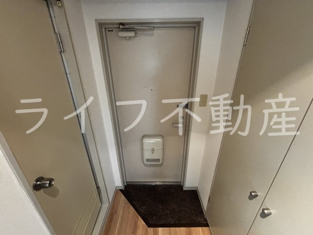 ADEKAーTの玄関|収納もある玄関です